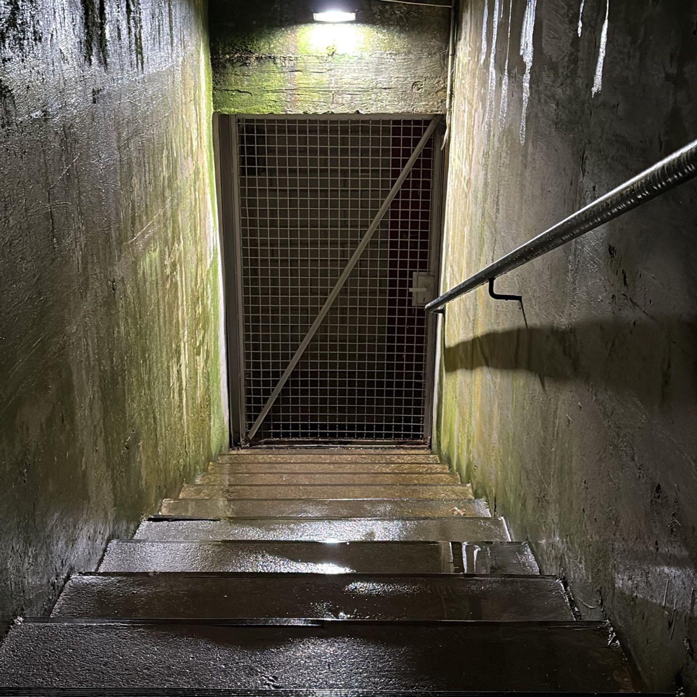 Treppe hinunter in den LAN-Bunker in Homberg (Efze)